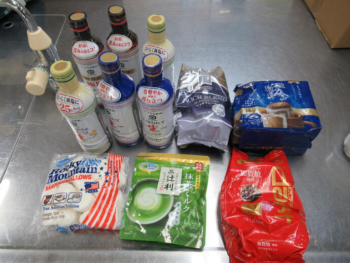 寄付された食品の写真（イオンモール分）