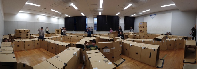 ダンボール迷路