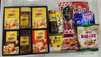 寄付された食品の写真