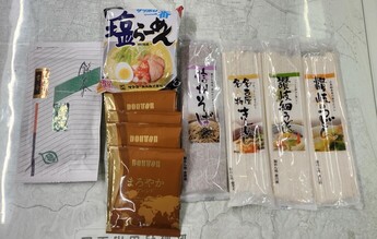寄付された食品の写真